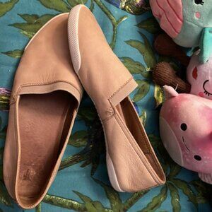 Frye Melanie Leather Flats sz 8